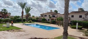 حمّام سباحة خارجي