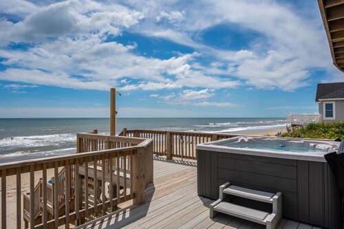 Beach Haven-Oceanfront, awesome ocean views, newly remodeled!!