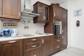 식기 세척기, 커피/티 메이커, 유아용 의자, 조리 도구/접시/주방 기구