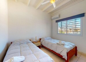 2 habitaciones, wifi gratis y ropa de cama 