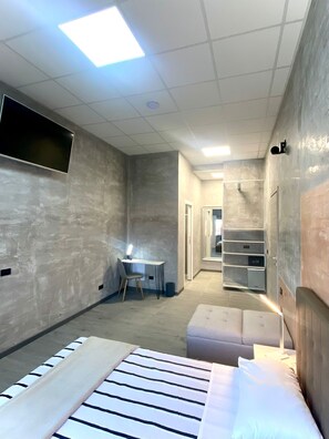 Camera 3 | In-room safe, desk, free WiFi, bed sheets - Hotel Tech (Brembate)