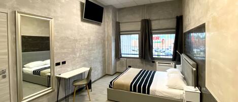 Camera 2 | Zimmersafe, Schreibtisch, kostenloses WLAN, Bettwäsche