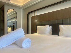 Superior-Suite, 1 King-Bett, Kochnische, Stadtblick | Minibar, Zimmersafe, individuell dekoriert, individuell eingerichtet