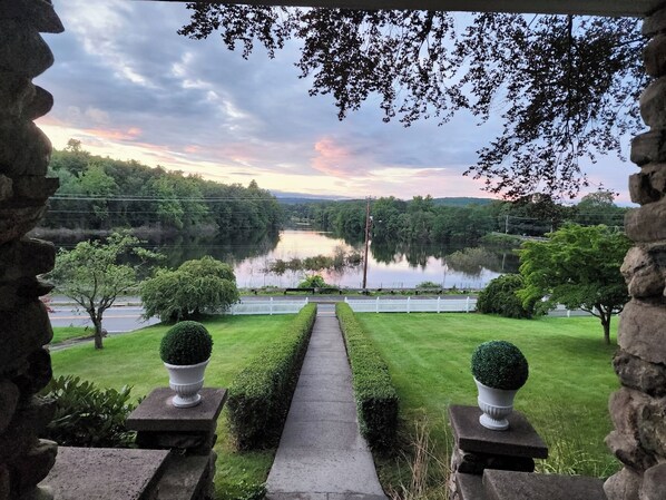 Property grounds - The River House - Collinsville - A Historic Beauty! (Canton)