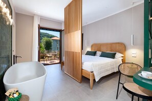 4 bedrooms, premium bedding, memory-foam beds, free minibar - Estate4home - Suites 21 (Sorrento)