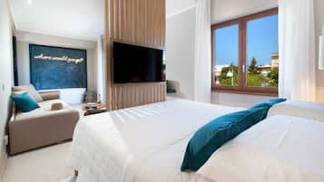4 bedrooms, premium bedding, memory foam beds, free minibar