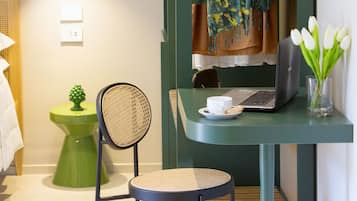 4 bedrooms, premium bedding, memory foam beds, free minibar