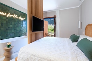 4 bedrooms, premium bedding, memory-foam beds, free minibar