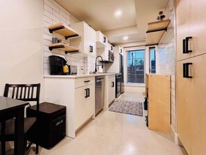 Private kitchen - Dream Studio in the Perfect Spot (Winnipeg)
