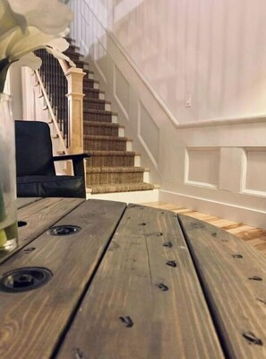 Interior - Historical Winnipeg in the Perfect Location (Winnipeg)