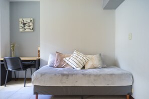 2 bedrooms, desk, bed sheets - Nuevo y Acogedor Dto, en el Corazón de Mendoza, Tranquilo, con Cochera (Mendoza)