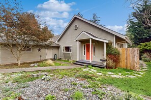 Exterior - Saratoga Passage waterview home with sunrise view, bbq and deck (Coupeville)