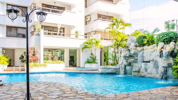 Outdoor pool - HOTEL CASA BLANCA  (Santa Cruz)