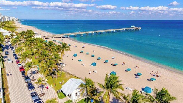 Beach - Stunning Brand New 3 Bedroom, 2.5 Bathroom Luxury Townhome with Loft. (Deerfield Beach)
