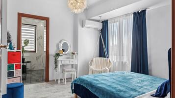 3 bedrooms, iron/ironing board, travel crib, free WiFi