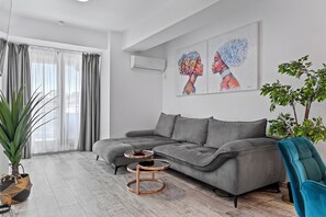 Smart TV - Cozy Special City Center - Old Town Apartment with terrace (București)