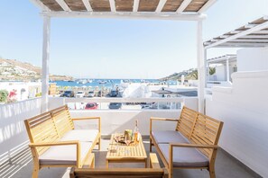 Deluxe Studio (15) | Terrace/patio - SEA SIDE APARTMENTS IN ORNOS BEACH (Mykonos)