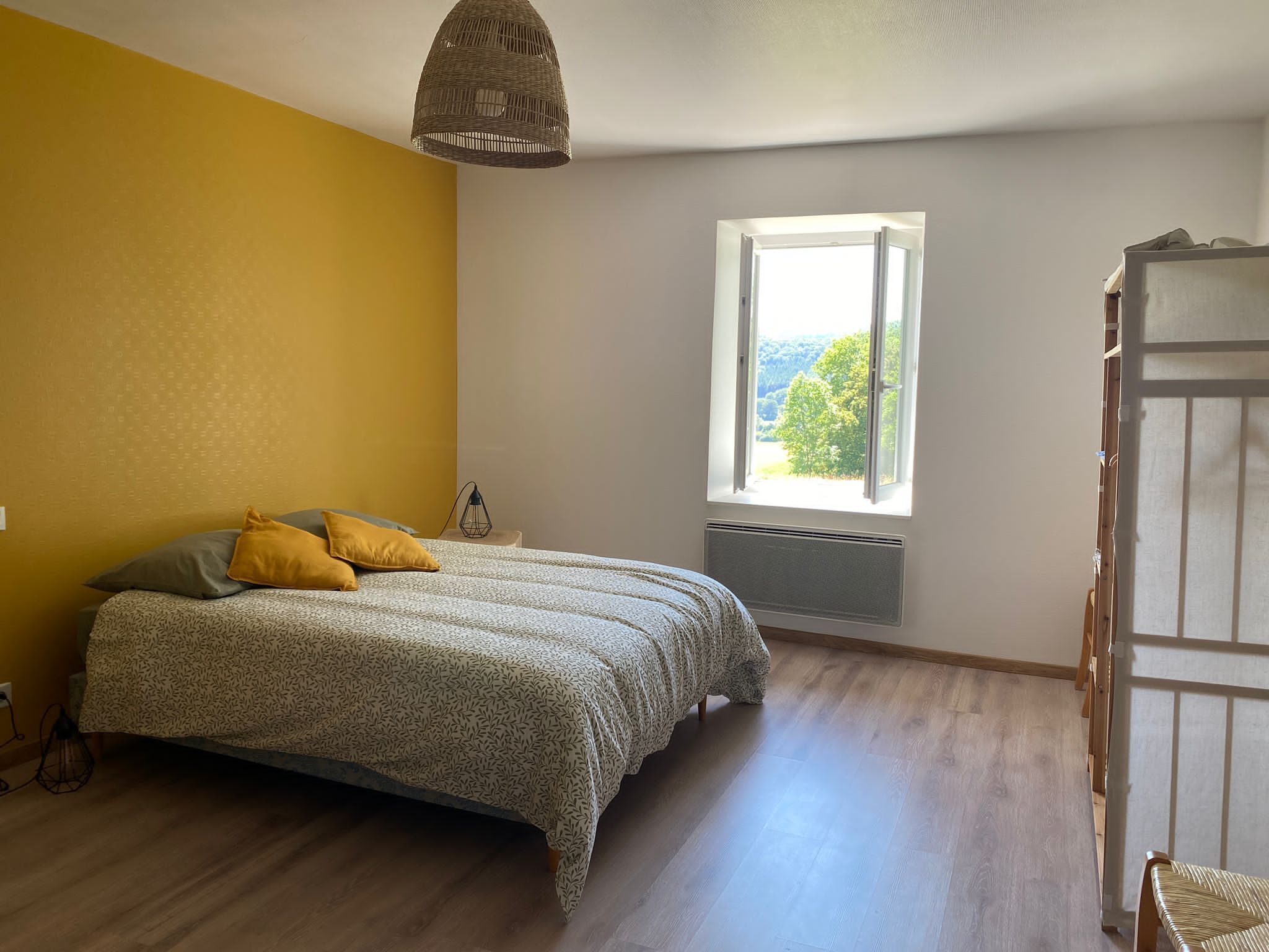 2 soverom, strykejern/-brett, reiseseng for barn og wi-fi (inkludert)