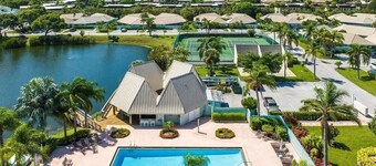 Carlin Park Villa,Pool,Pets OK-Walk to the Beach!