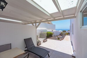 Famara - Confort Apartment, Oceanview | Terrace/patio - CASA MAROSENIA (San Bartolome)