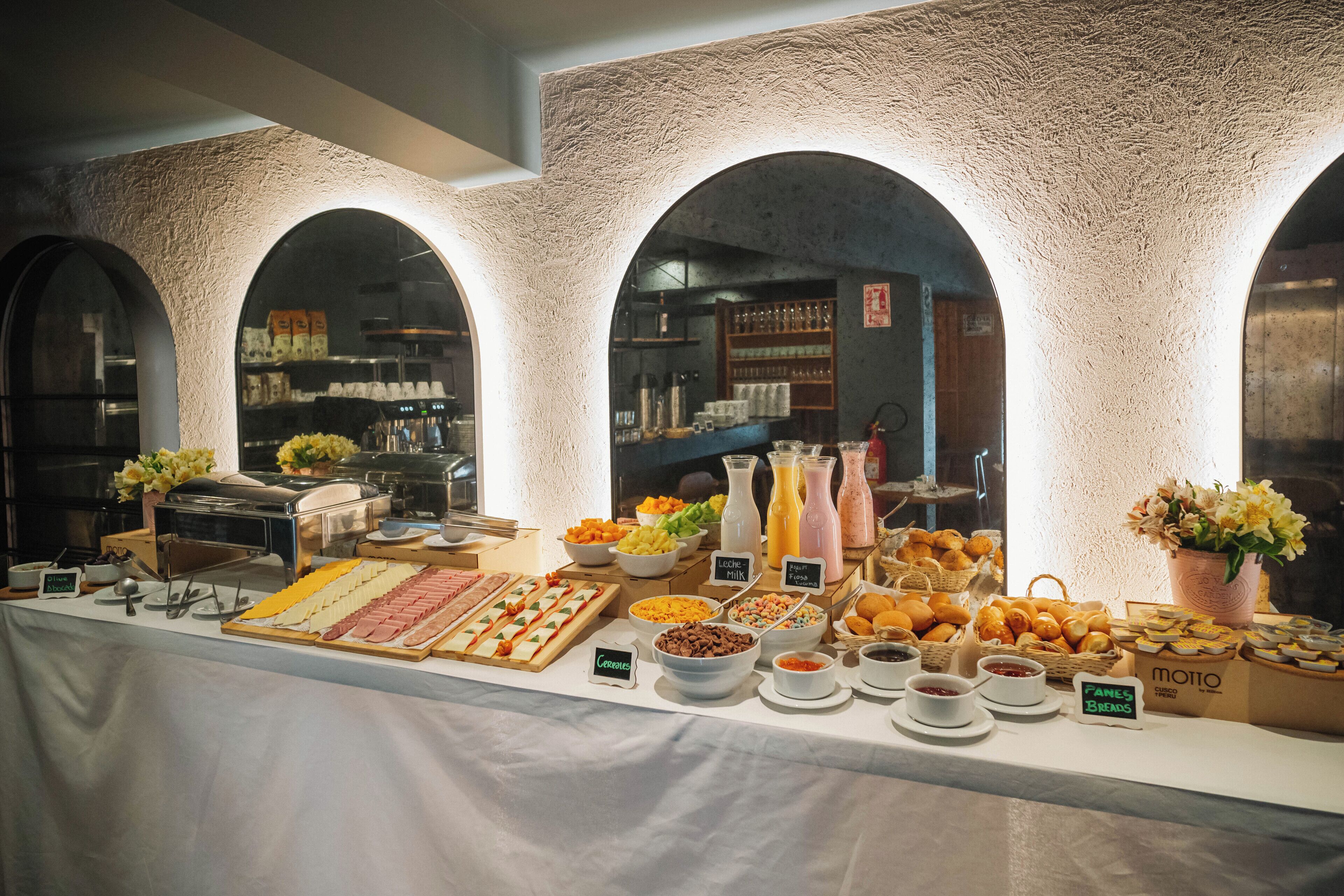 Daily English breakfast (PEN 10 per person)