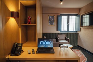 Room, 1 Queen Bed (Flex) | Premium bedding, pillowtop beds, minibar, in-room safe - Motto by Hilton Cusco (Cusco)