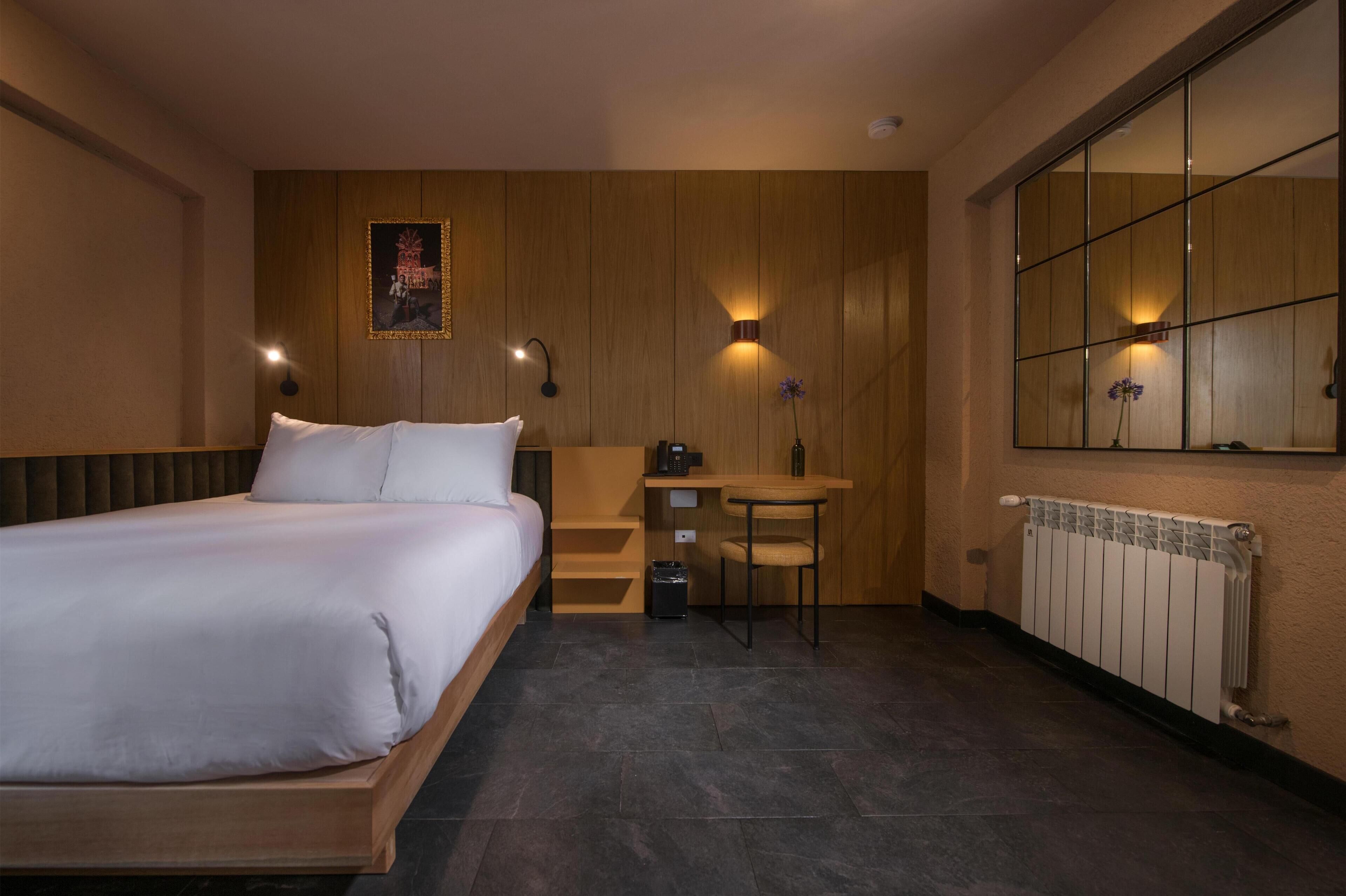 Premium bedding, pillowtop beds, minibar, in-room safe