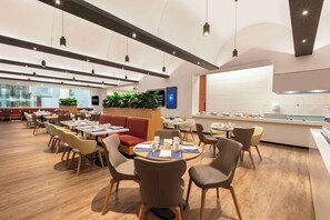 Tägliches Frühstücksbuffet (420 MXN pro Person)