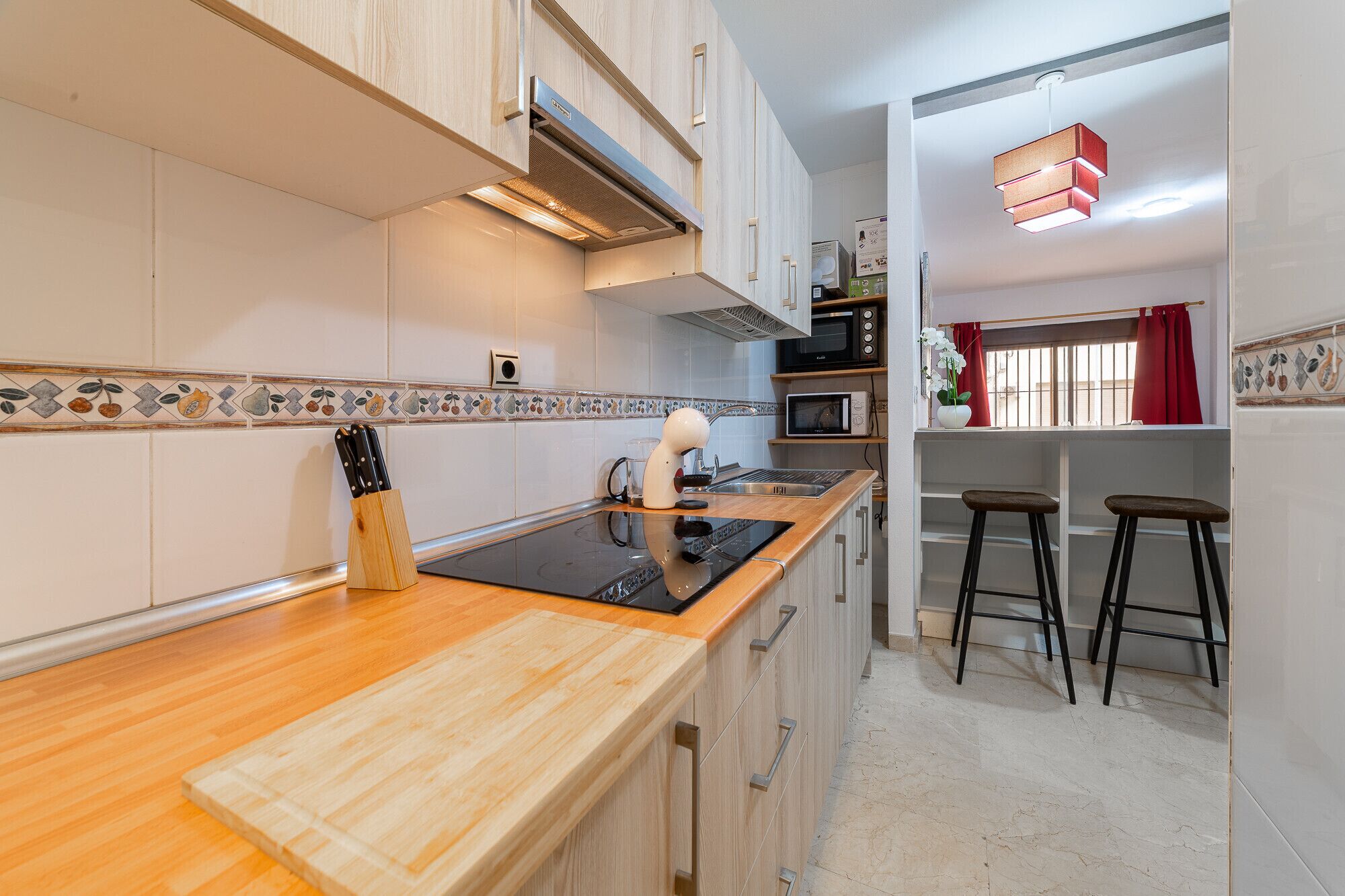 Fridge, microwave, oven, coffee/tea maker