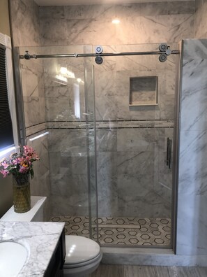 Hair dryer, towels, soap, toilet paper - Castle in The Sky ! Beautifully Renovated Victorian one Block from Main St.   (Nyack)