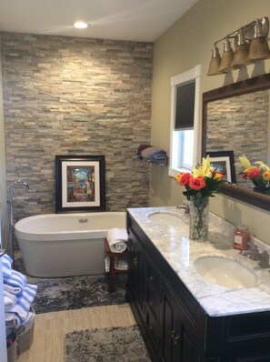 Hair dryer, towels, soap, toilet paper - Castle in The Sky ! Beautifully Renovated Victorian one Block from Main St.   (Nyack)