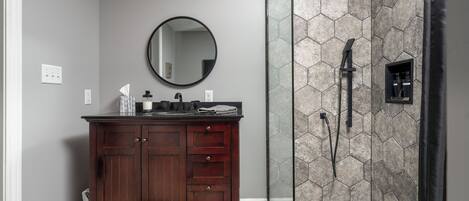 Standard Double Room | Accessible bathroom