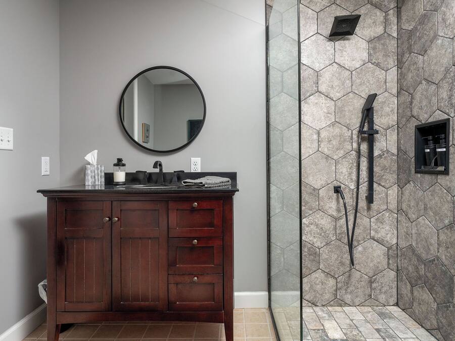 Standard Double Room | Accessible bathroom