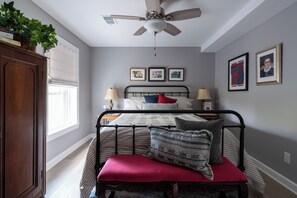 Standard Single Room | Premium bedding, pillowtop beds, individually decorated - Glenn Meadow Bed and Breakfast (South Haven)