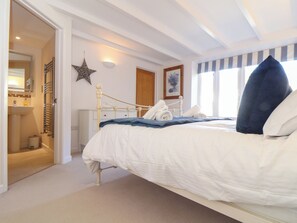 2 bedrooms, individually decorated, individually furnished, free WiFi - Potters Barn (Helston)