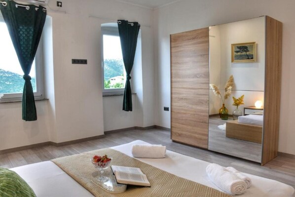 3 bedrooms, free WiFi, bed sheets