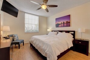 2 dormitorios, tabla de planchar con plancha, wifi gratis y ropa de cama