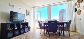 Dining - 	
Complete 3 bedr wonderful GETAWAY available in a perfect location in LEIDEN ! (Leiden)