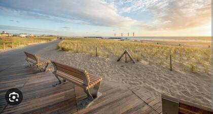 Complete 3 bedr wonderful GETAWAY available in a perfect location in LEIDEN !