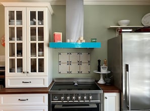 Micro-ondes, four, plaque de cuisson, lave-vaisselle