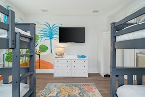 5 bedrooms, individually decorated, individually furnished, desk
