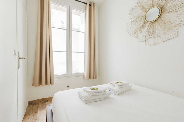 1 bedroom, desk, iron/ironing board, WiFi