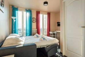 Desk, iron/ironing board, WiFi, bed sheets - Magnifique studio 9- Close to Paris (Pantin)