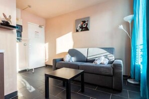 Living area - Magnifique studio 9- Close to Paris (Pantin)