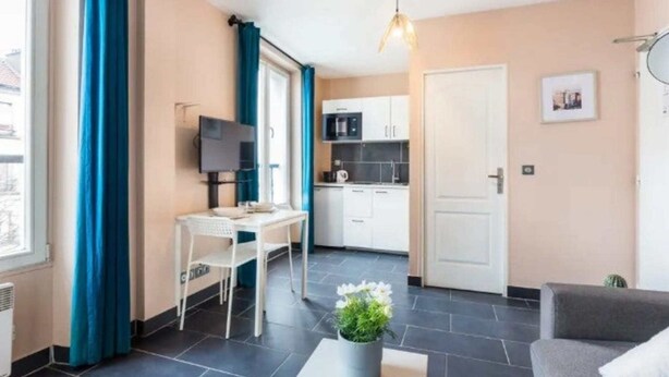 Living area - Magnifique Studio 5 - Close to Paris (Pantin)