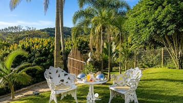 Suite (Suíte Oásis 3 com Piscina Aquecida Pr) | Outdoor dining
