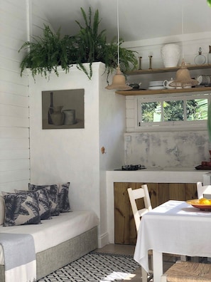 Chalet de lujo (The Chalé – Privativo e Completo – Ca) | Zona de estar | Smart TV de 32 pulgadas con canales digitales, películas de pago