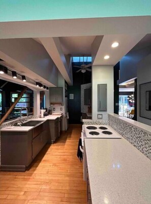 Private kitchen - The G.O.A.T. House (Grosse Pointe Farms)