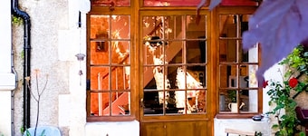 Charming Cottage with exclusive use of the Jacuzzi upon request