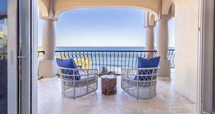 Surf/Beach Lovers Paradise @ Las Olas, Remodeled 2BR Steps from the Sand/Pool